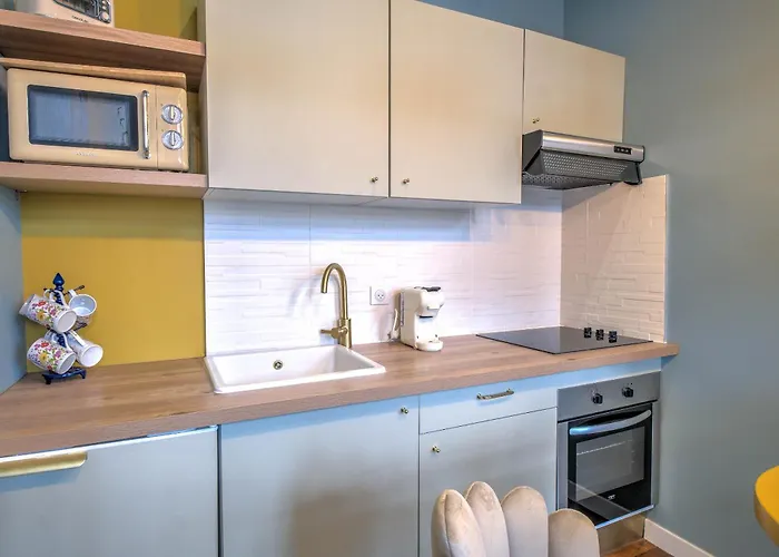 Chez Jeannette Apartment *